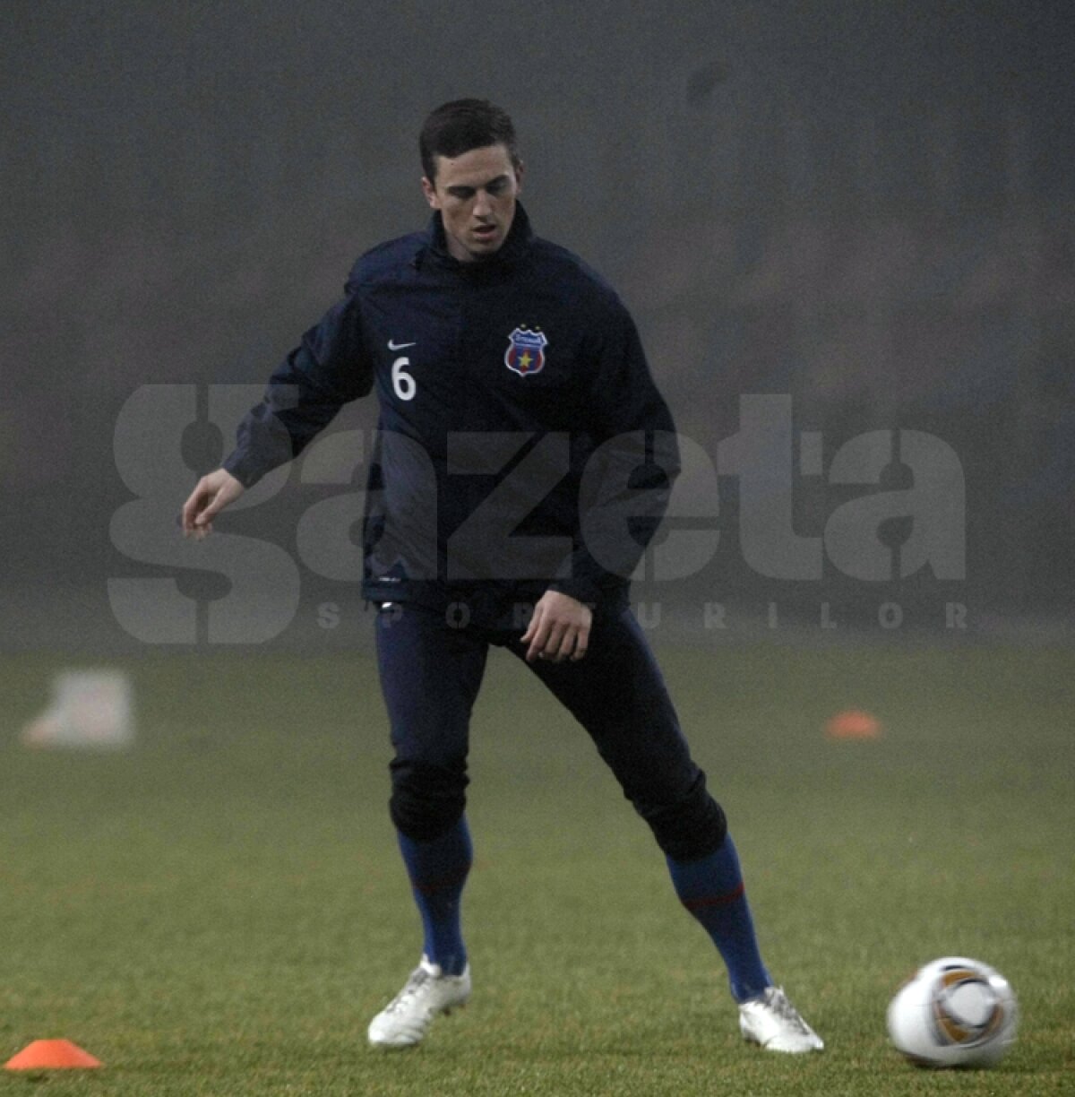 FOTO Steaua a efectuat antrenamentul oficial în ceaţă, dar cu zîmbetul pe buze