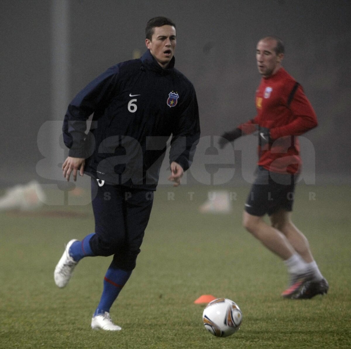 FOTO Steaua a efectuat antrenamentul oficial în ceaţă, dar cu zîmbetul pe buze