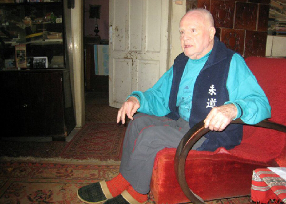 FOTO Desculţ şi în kimono! » Povestea ultimului părinte al judo-ului românesc: Mihai Botez