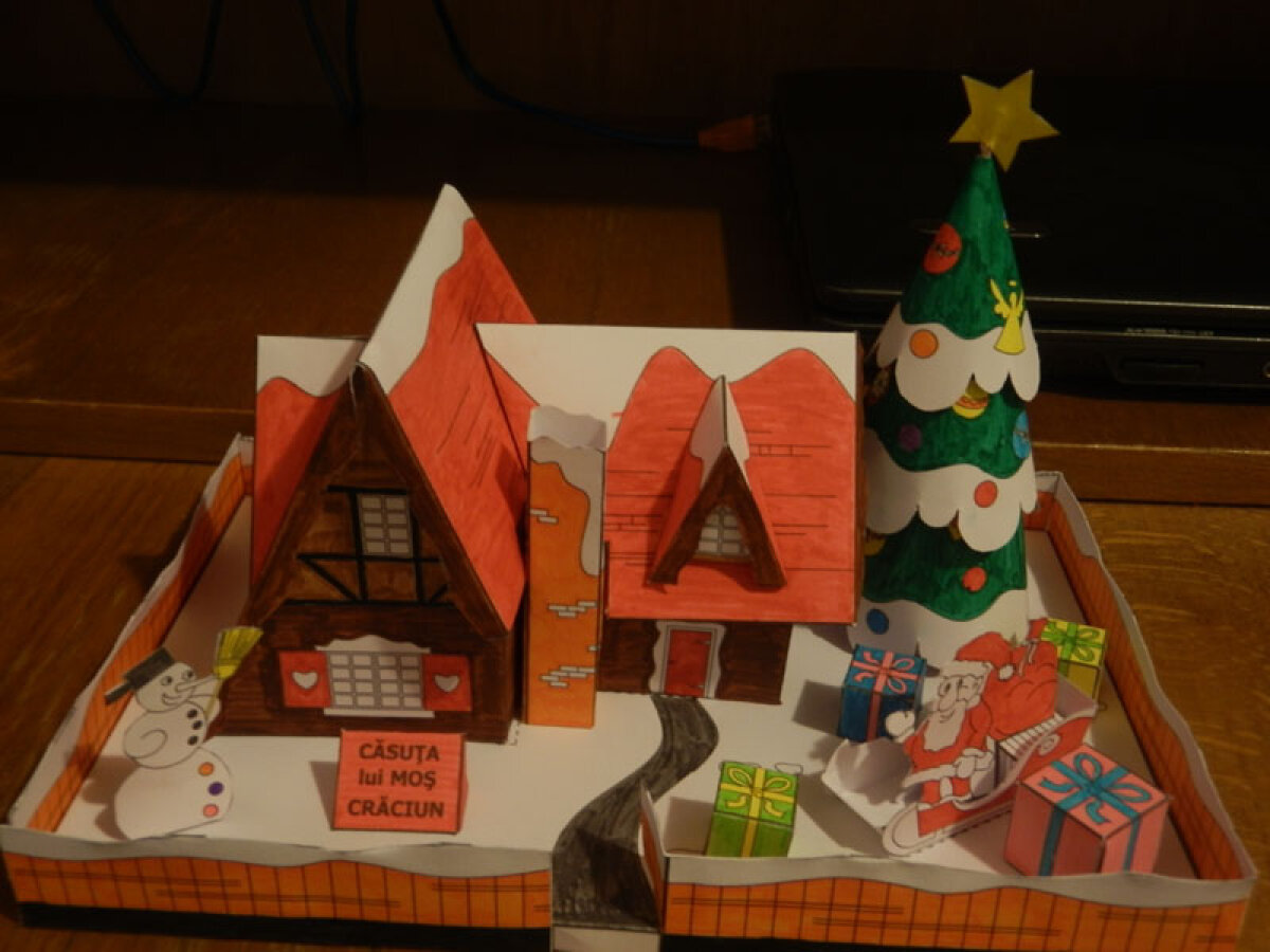FOTO / Copiii se mîndresc cu căsuţa lui Moş Crăciun oferită de Gazeta Sporturilor