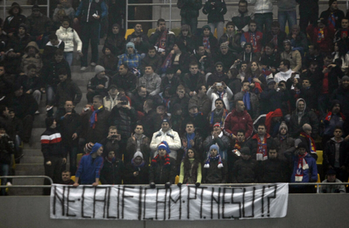 Nicăieri nu-i ca la Steaua! » Dragostea şi pasiunea fanilor au creat aseară un ambient fantastic