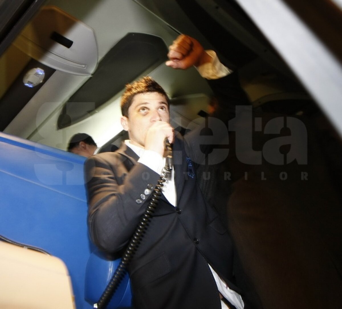 VIDEO şi FOTO 3.000 de suporteri ai Stelei au sărbătorit calificarea alături de jucători, la Universitate!