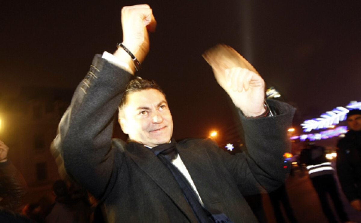 FOTO Universitatea Steaua! » Suporterii Stelei au ieşit din nou în Piaţa Universităţii