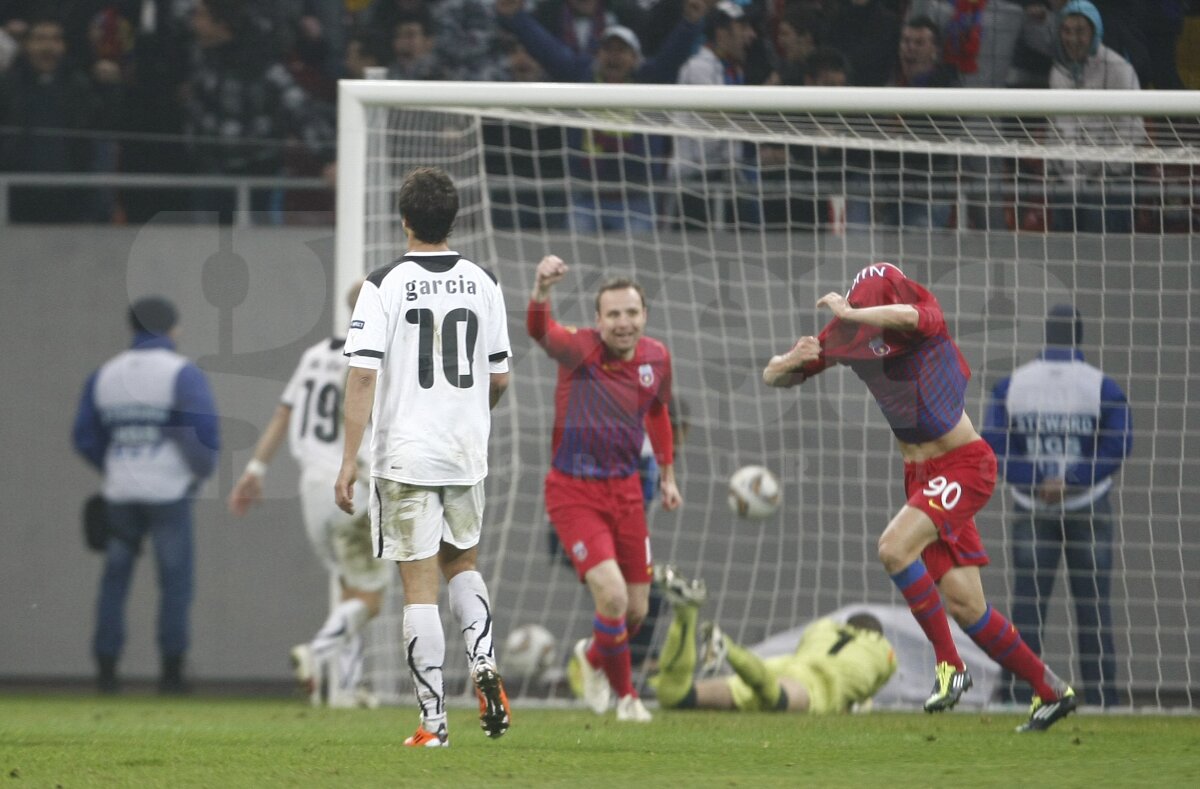 GALERIE FOTO Nikolici, noul idol al steliştilor » 10 imagini de colecţie cu un atacant de nota 10