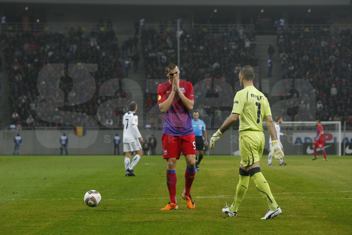 GALERIE FOTO Nikolici, noul idol al steliştilor » 10 imagini de colecţie cu un atacant de nota 10