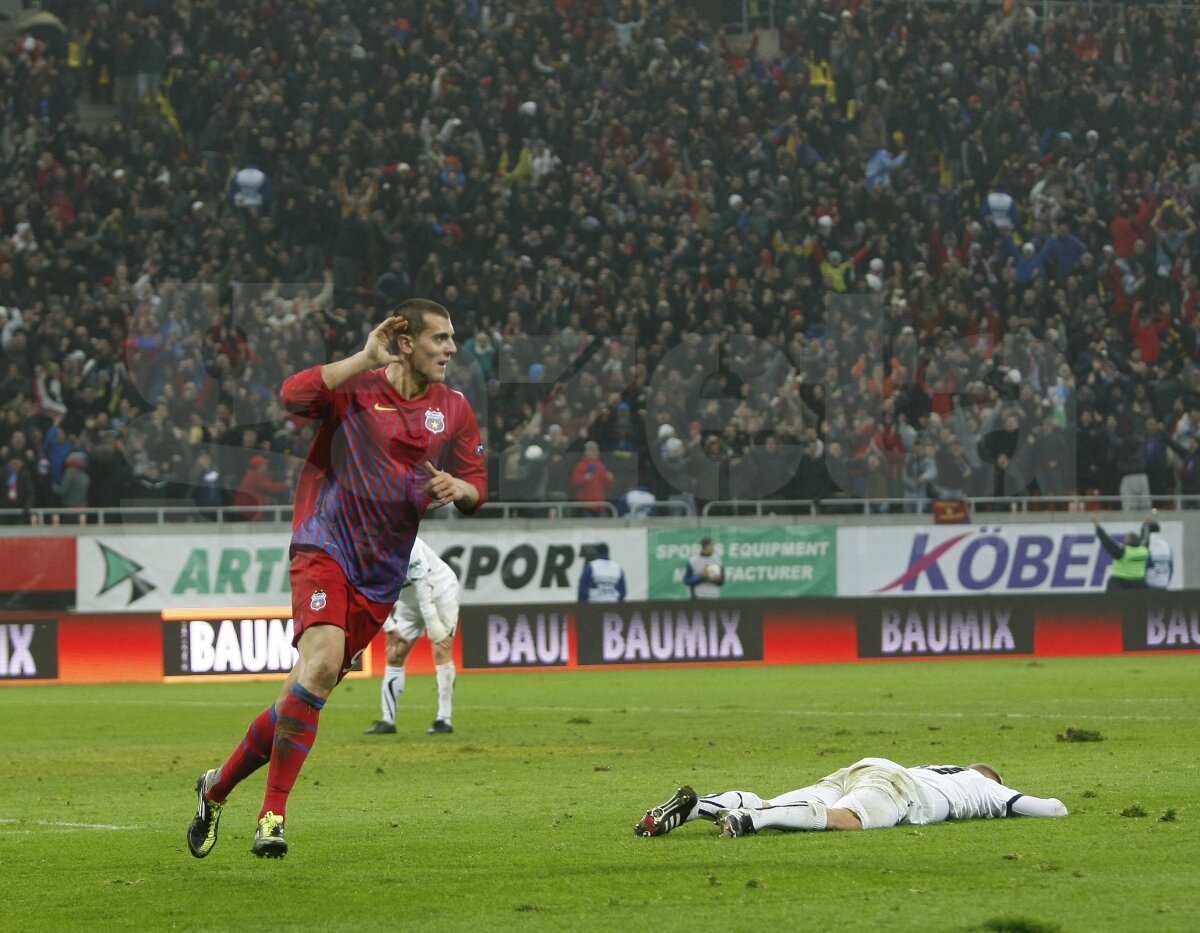 GALERIE FOTO Nikolici, noul idol al steliştilor » 10 imagini de colecţie cu un atacant de nota 10