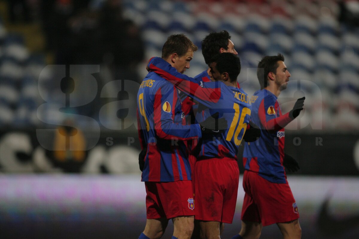 FOTO Top 10 poze din "dubla" Steaua - Twente » Fanii olandezi au impresionat prin coregrafie