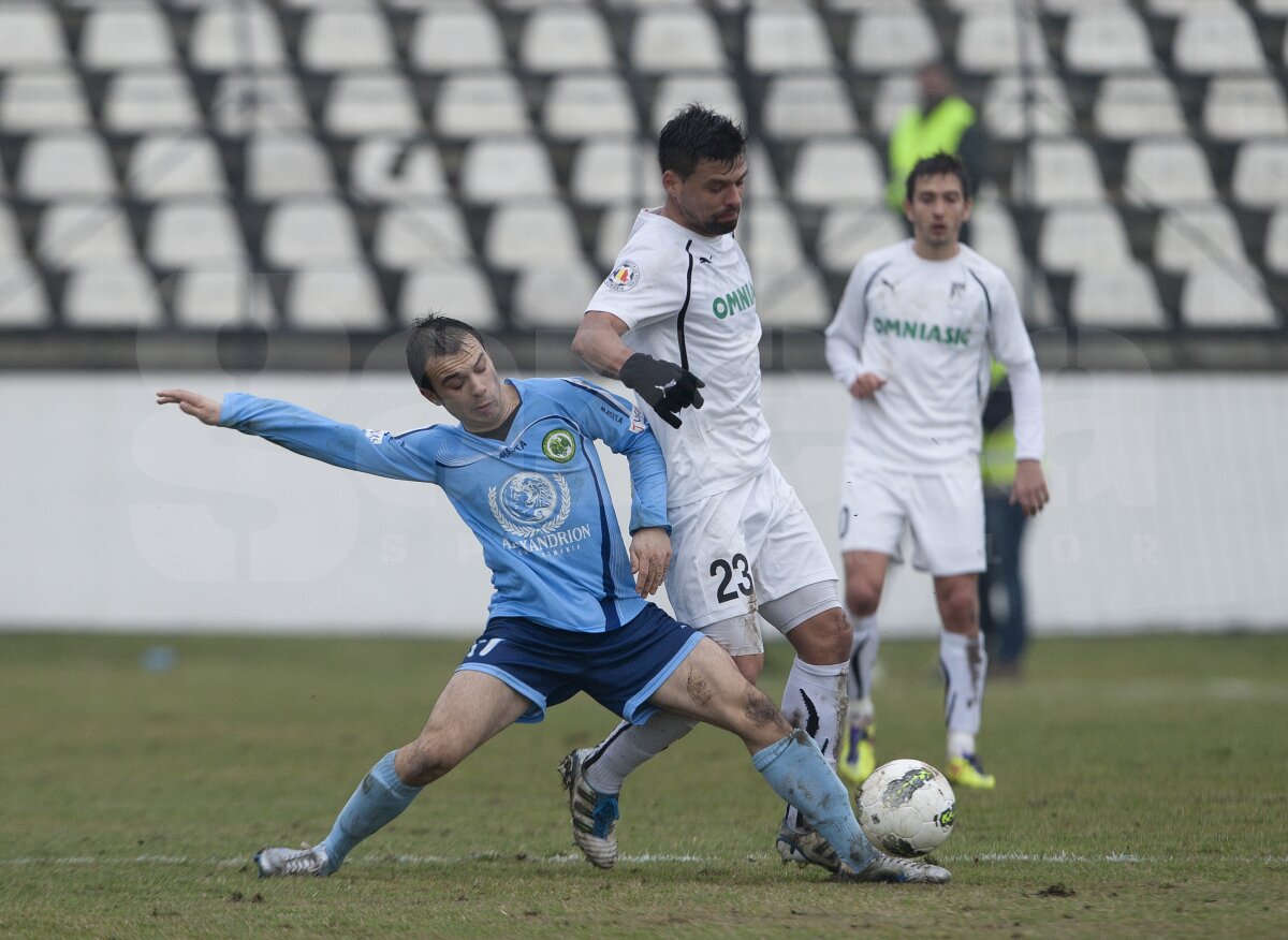 Sportul - Chiajna 2-2 » "Studenţii" au fost "curăţaţi" de gafa portarului Popescu