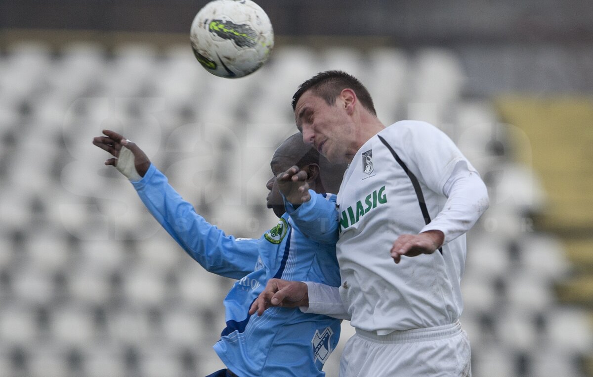 Sportul - Chiajna 2-2 » "Studenţii" au fost "curăţaţi" de gafa portarului Popescu