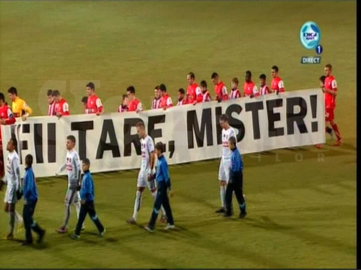 FOTO » Dinamoviştii sînt alături de Cornel Dinu. Iată mesajul pe care i l-au transmis!