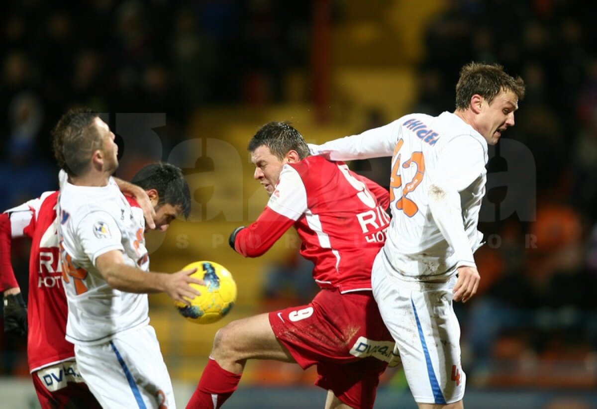 "Cîinii" intră în pauza de iarnă în postura de lideri » Tg. Mureş - Dinamo 0-1