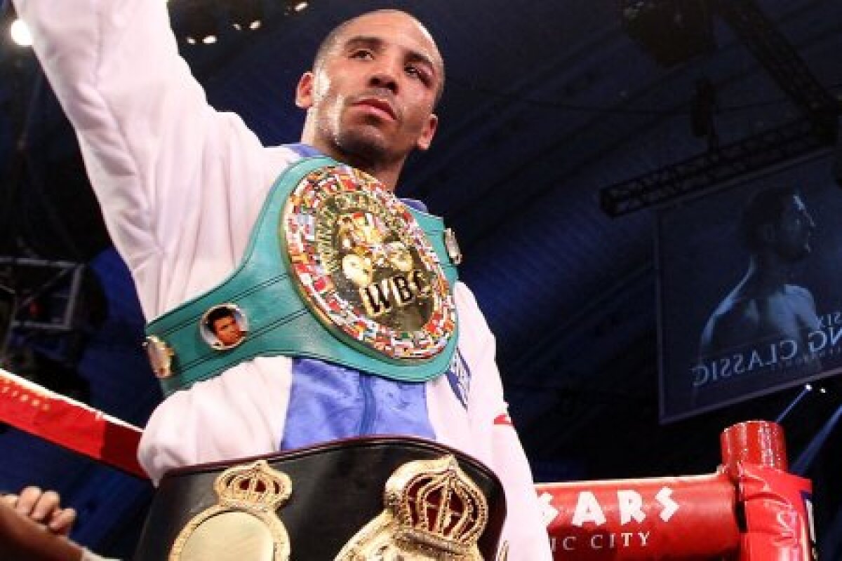 liveTEXT şi FOTO » Victorie fără istoric » Andre Ward este regele turneului SuperSix