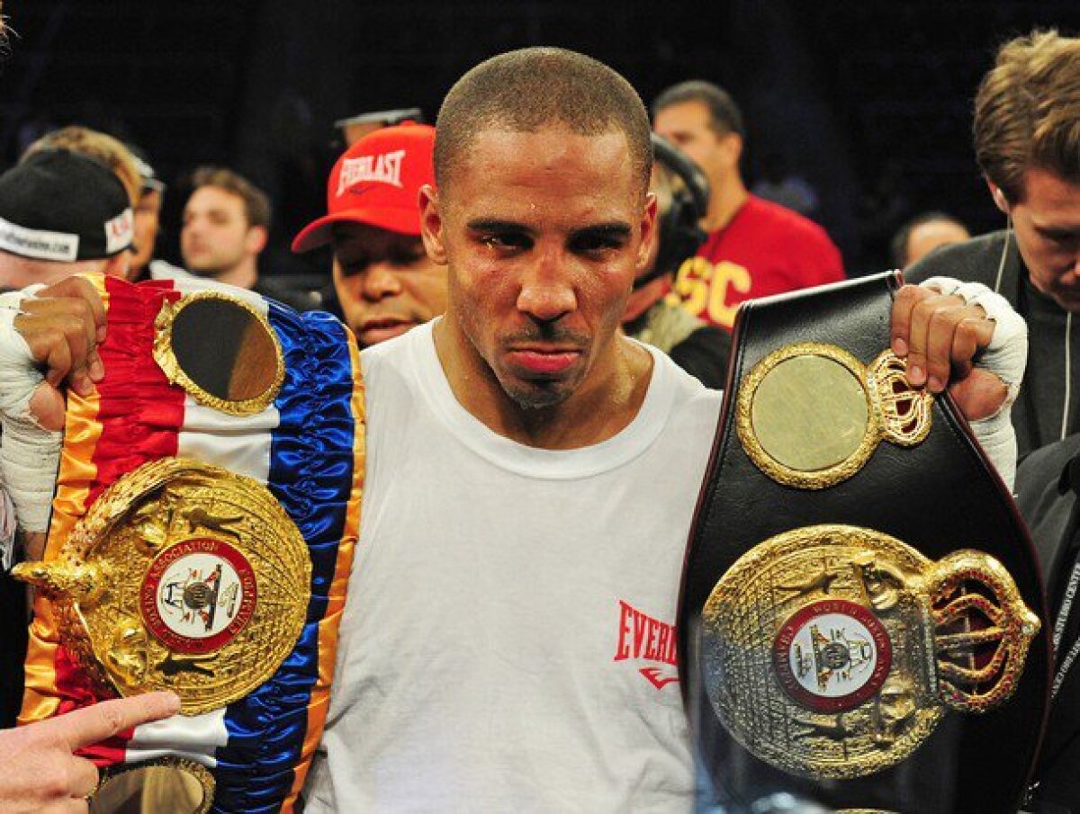 liveTEXT şi FOTO » Victorie fără istoric » Andre Ward este regele turneului SuperSix