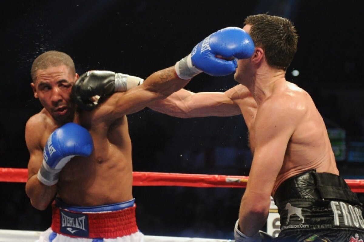 liveTEXT şi FOTO » Victorie fără istoric » Andre Ward este regele turneului SuperSix