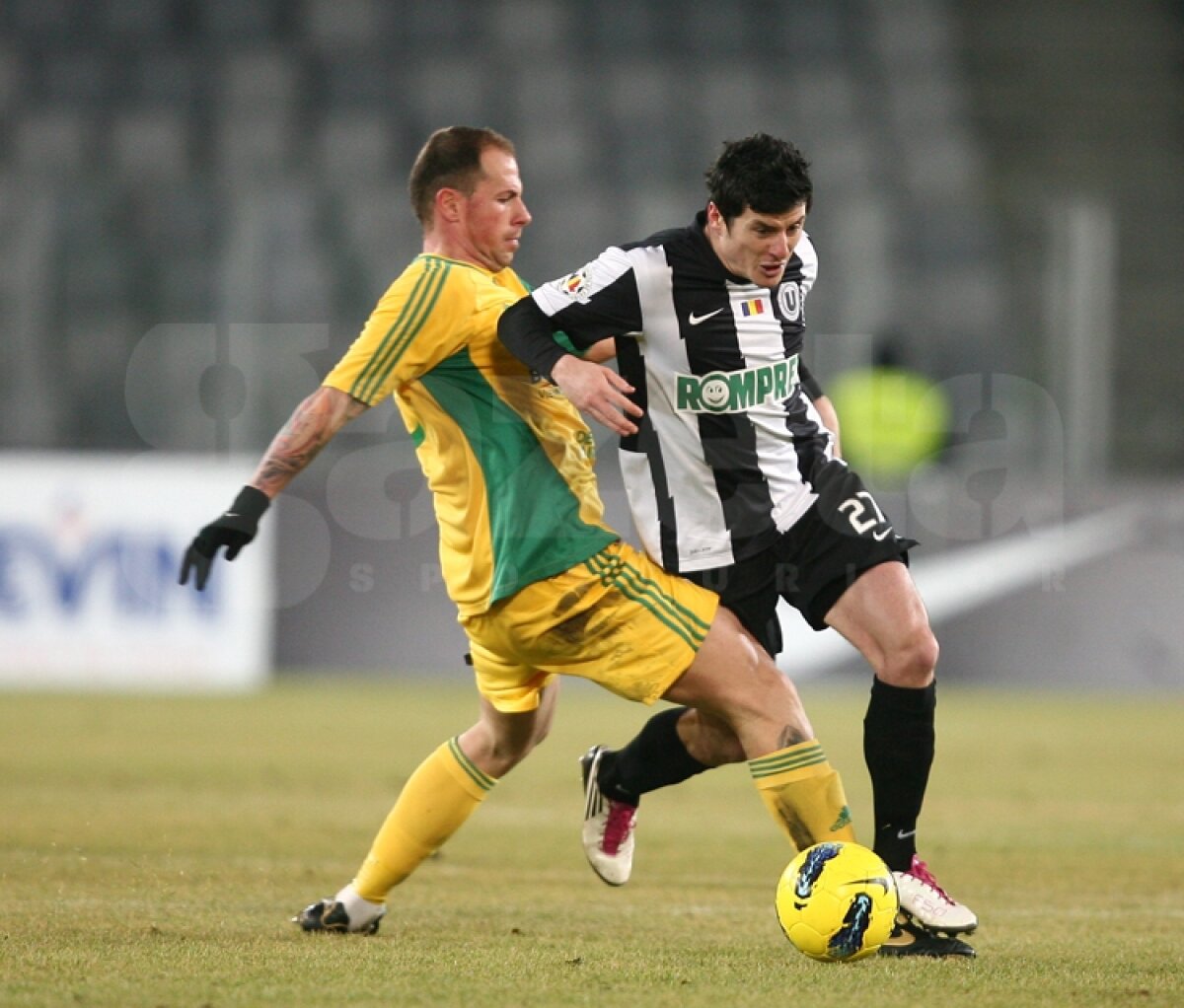 FOTO » "U" Cluj - CS Mioveni 2-2, după un meci cu trei eliminări