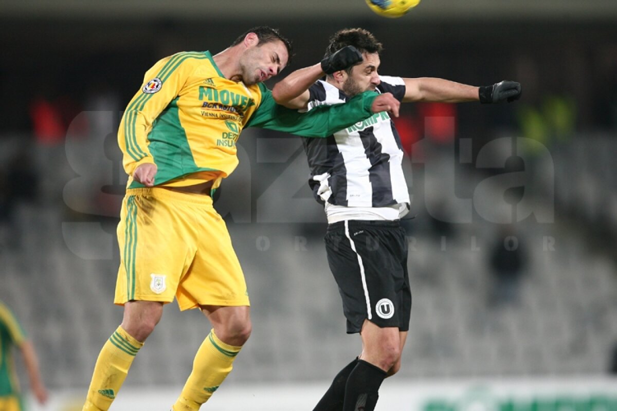 FOTO » "U" Cluj - CS Mioveni 2-2, după un meci cu trei eliminări