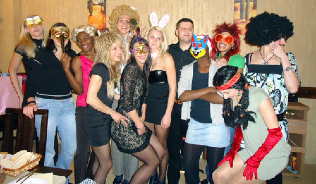 Tîrgoviştea bate, rîde şi dansează! » Sărbătoare inedită la CSM Tîrgovişte