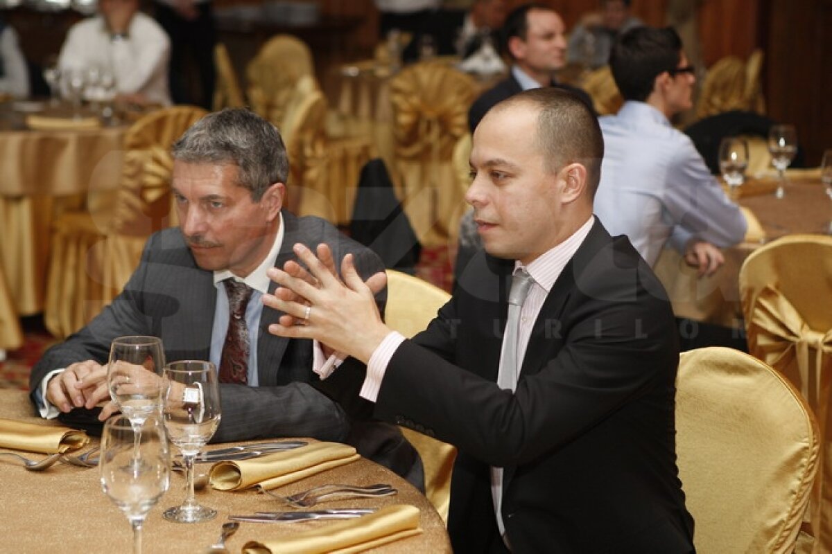 GALERIE FOTO Nici unul dintre cei 7 premiaţi la "Sărbătoarea fotbalului profesionist" nu a fost prezent la Gală