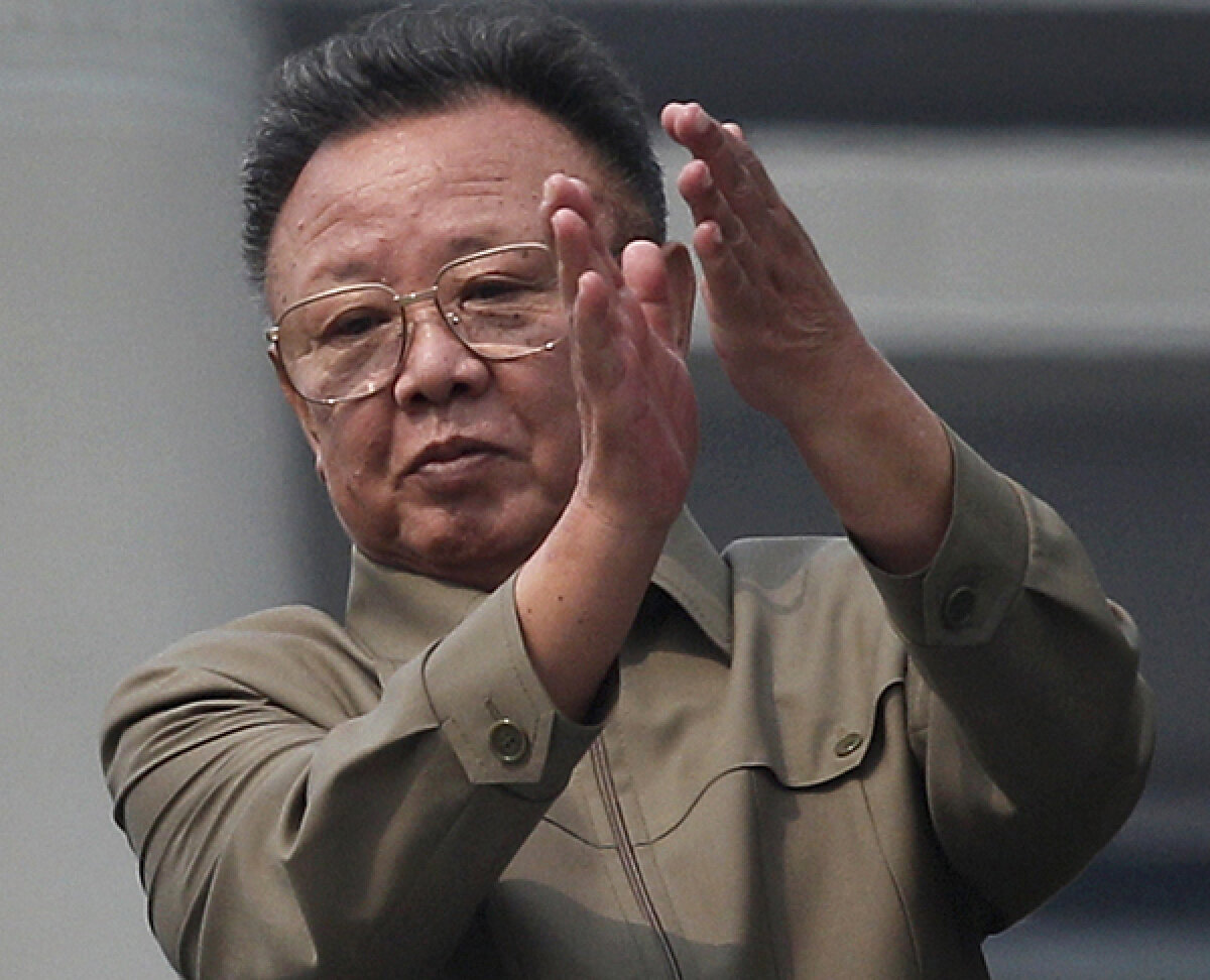 A murit Kim Jong-Il, liderul suprem al Coreii de Nord, unul dintre ultimii dictatori ai planetei Fan Jordan şi golfer închipuit