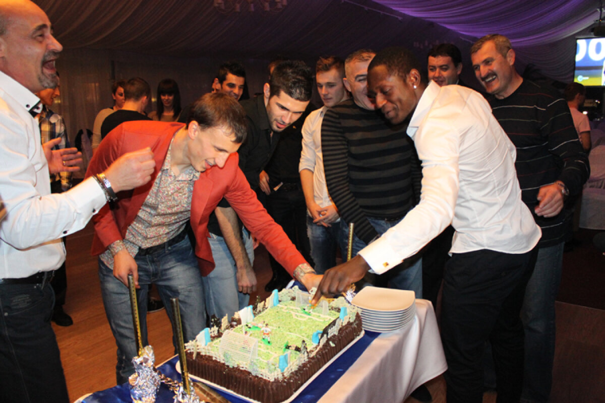 GALERIE FOTO » Pandurii au petrecut cu şorici şi vin. Cardoso: "Nu am mai mîncat piele de porc" :)