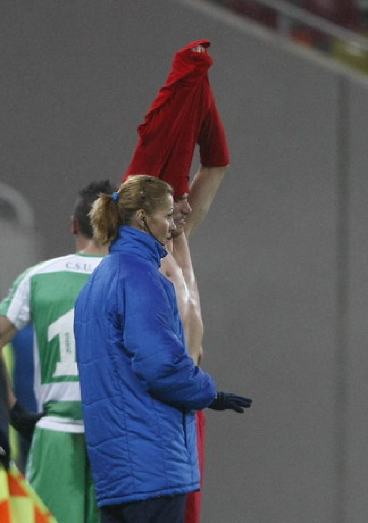 VIDEO & FOTO » Steaua - Voinţa Sibiu 1-0. Iliev aduce victoria în ultimul meci din 2011
