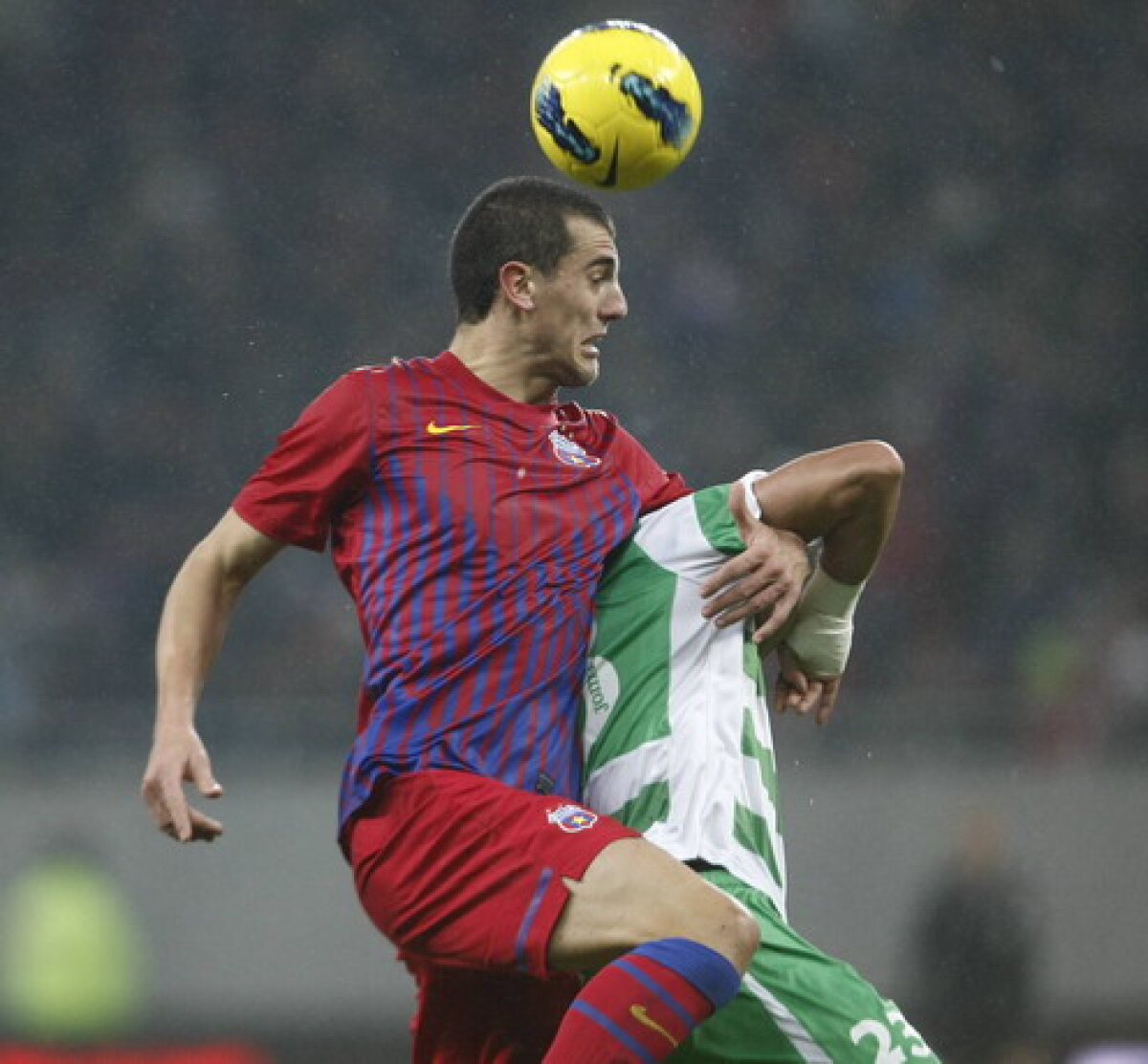 VIDEO & FOTO » Steaua - Voinţa Sibiu 1-0. Iliev aduce victoria în ultimul meci din 2011