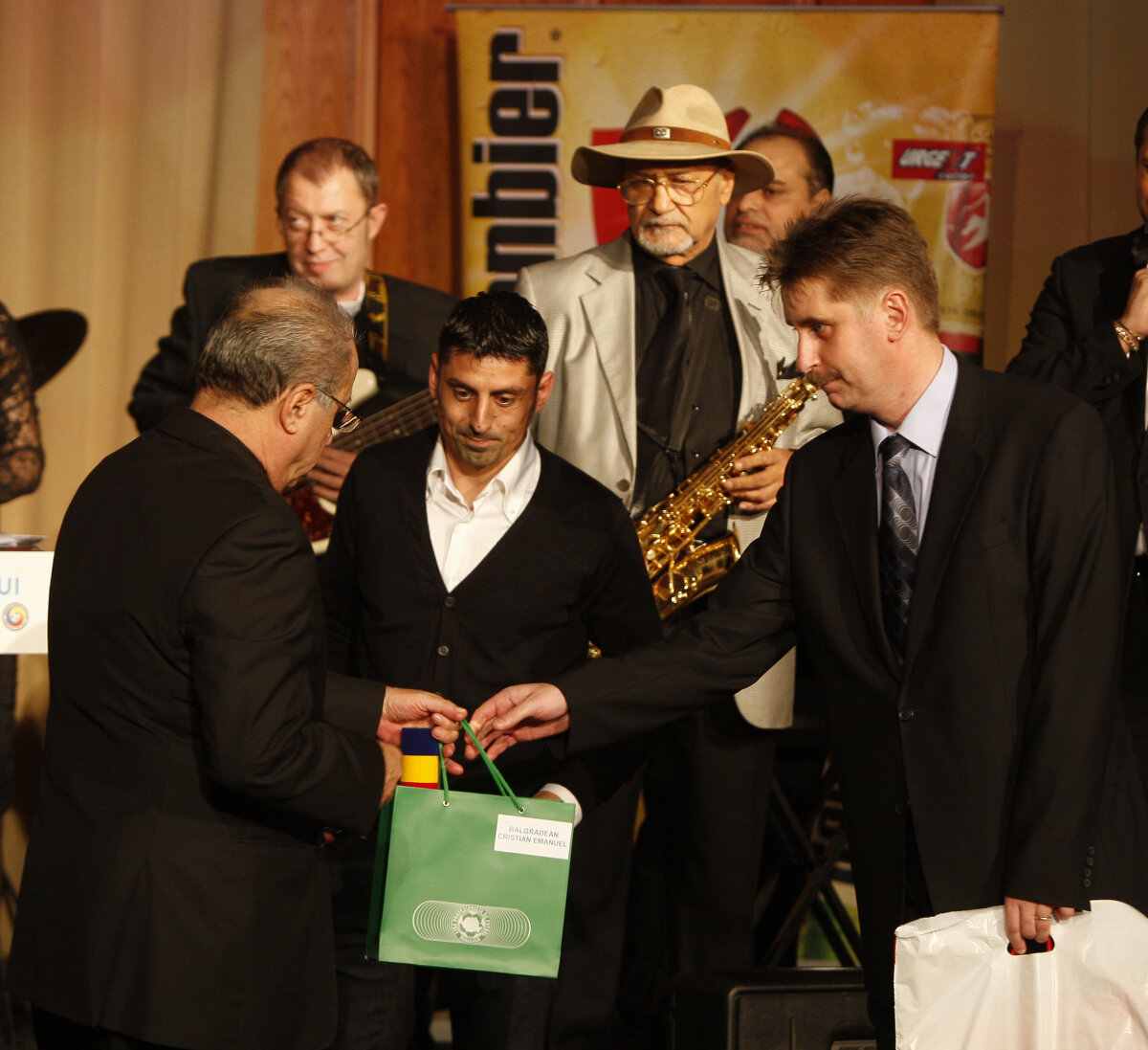 Crăciunescu i-a stricat dispoziţia lui Dragomir la Gala Fotbalului Profesionist » Festivitate fără premianţi