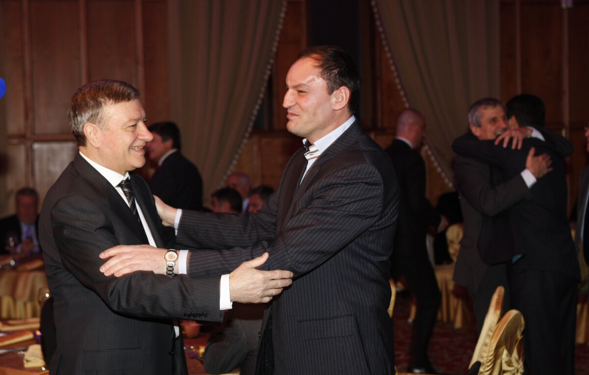 Crăciunescu i-a stricat dispoziţia lui Dragomir la Gala Fotbalului Profesionist » Festivitate fără premianţi