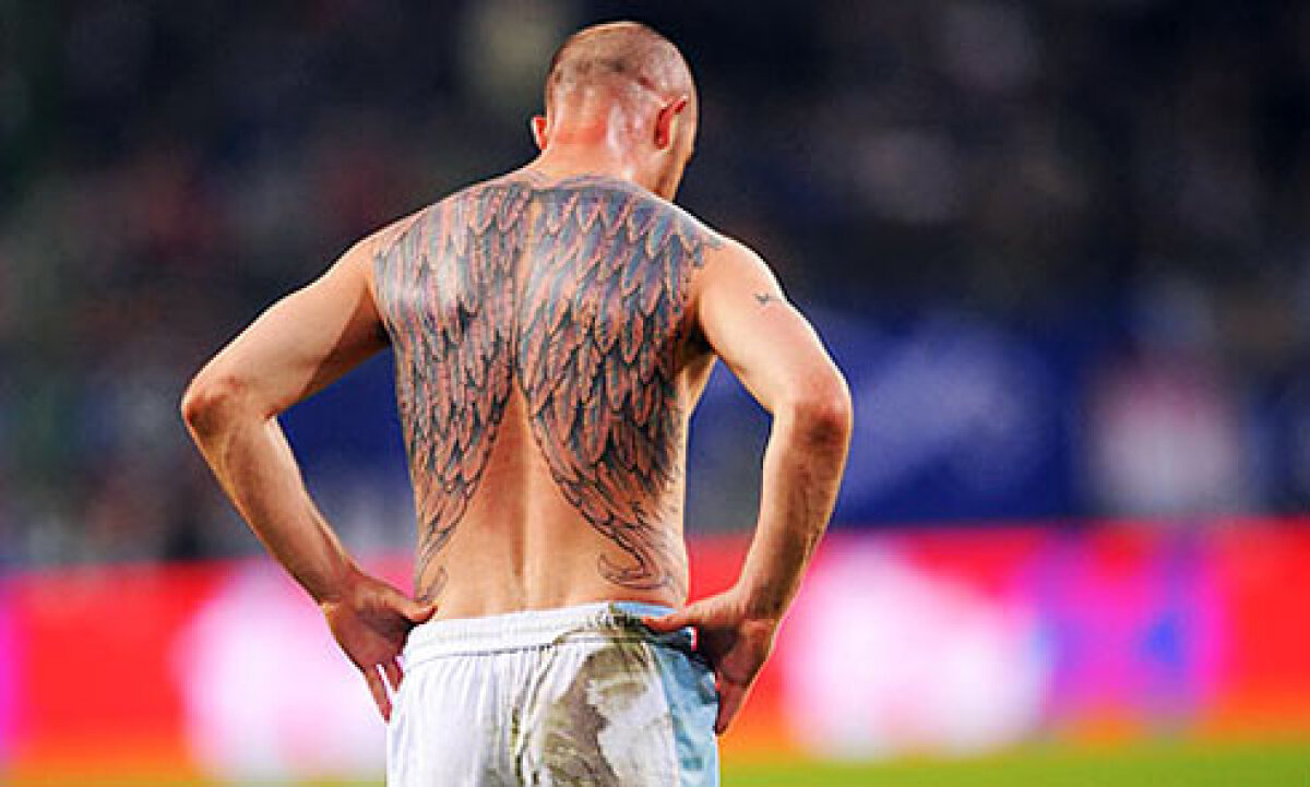 GALERIE FOTO Oglindă-oglinjoară, cine este cel mai tatuat fotbalist din lume?