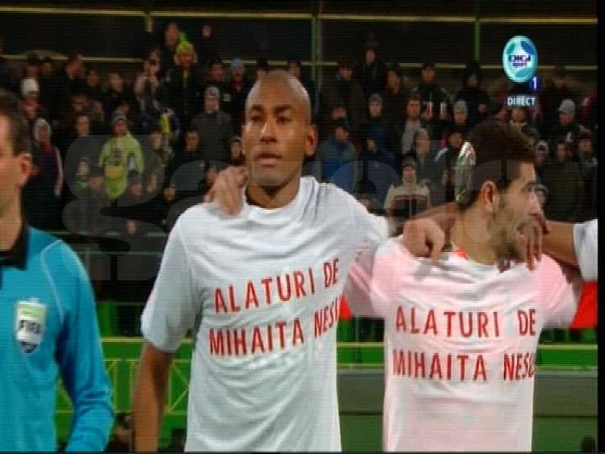 FOTO » Vasluienii şi rapidiştii îl susţin pe Mihai: "Alături de Neşu"