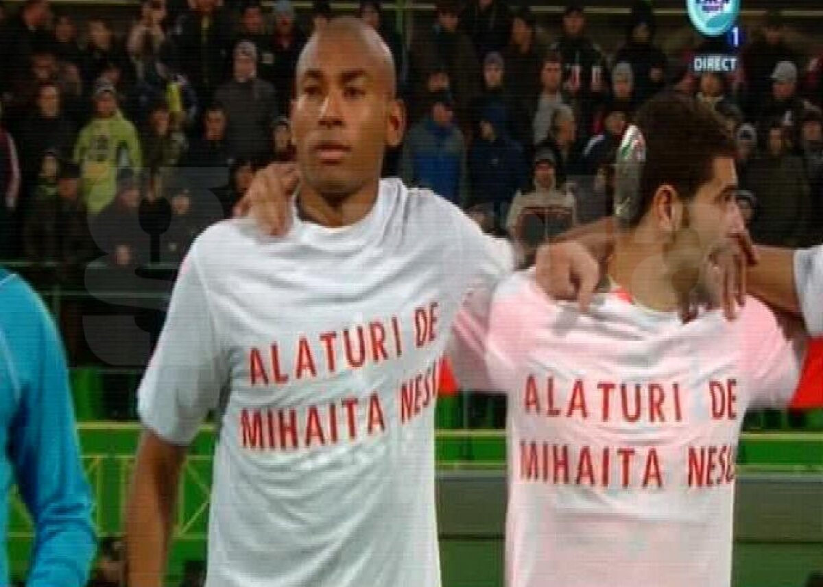 FOTO » Vasluienii şi rapidiştii îl susţin pe Mihai: "Alături de Neşu"