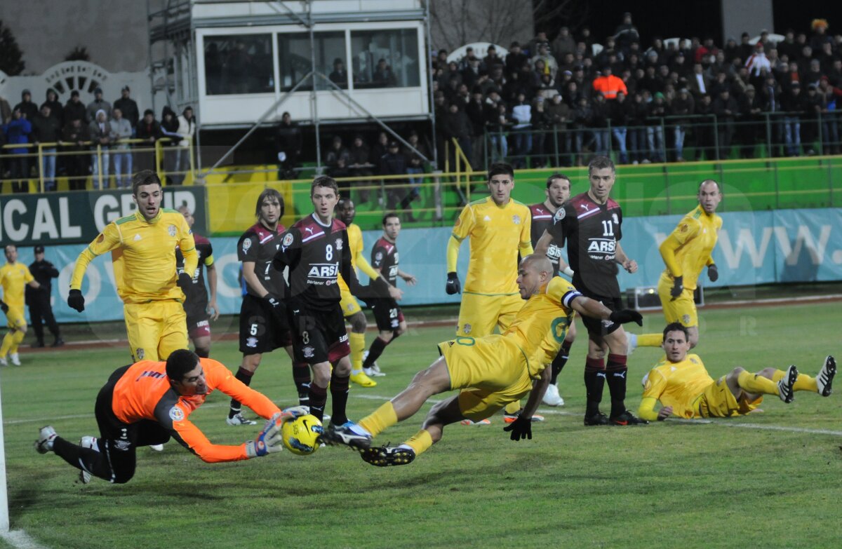 FOTO Rapid învinge Vasluiul acasă cu 3-2 şi e la 3 puncte de liderul Dinamo