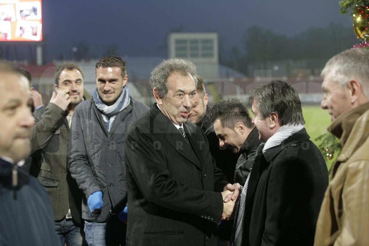 FOTO Liderii din Liga 1 au oferit cadouri micilor dinamovişti
