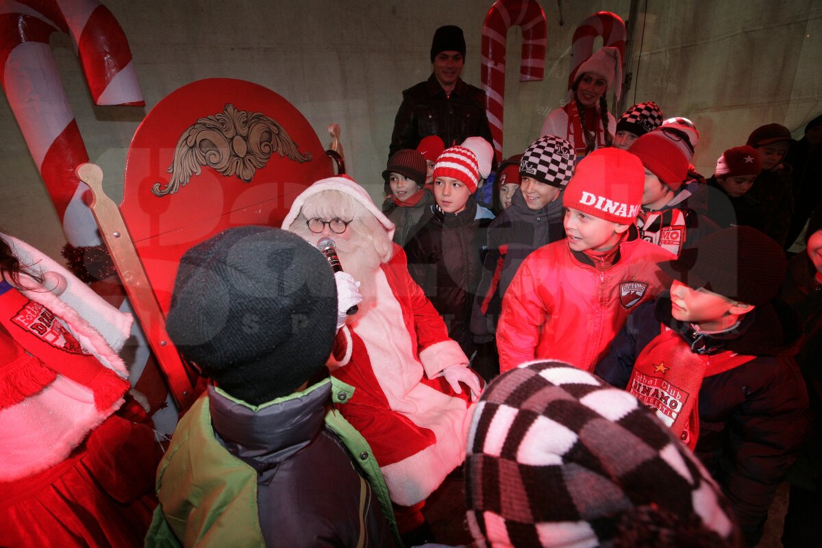 FOTO Liderii din Liga 1 au oferit cadouri micilor dinamovişti