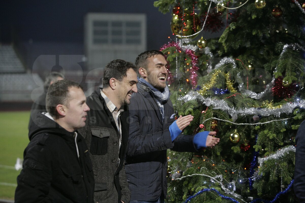 FOTO Liderii din Liga 1 au oferit cadouri micilor dinamovişti