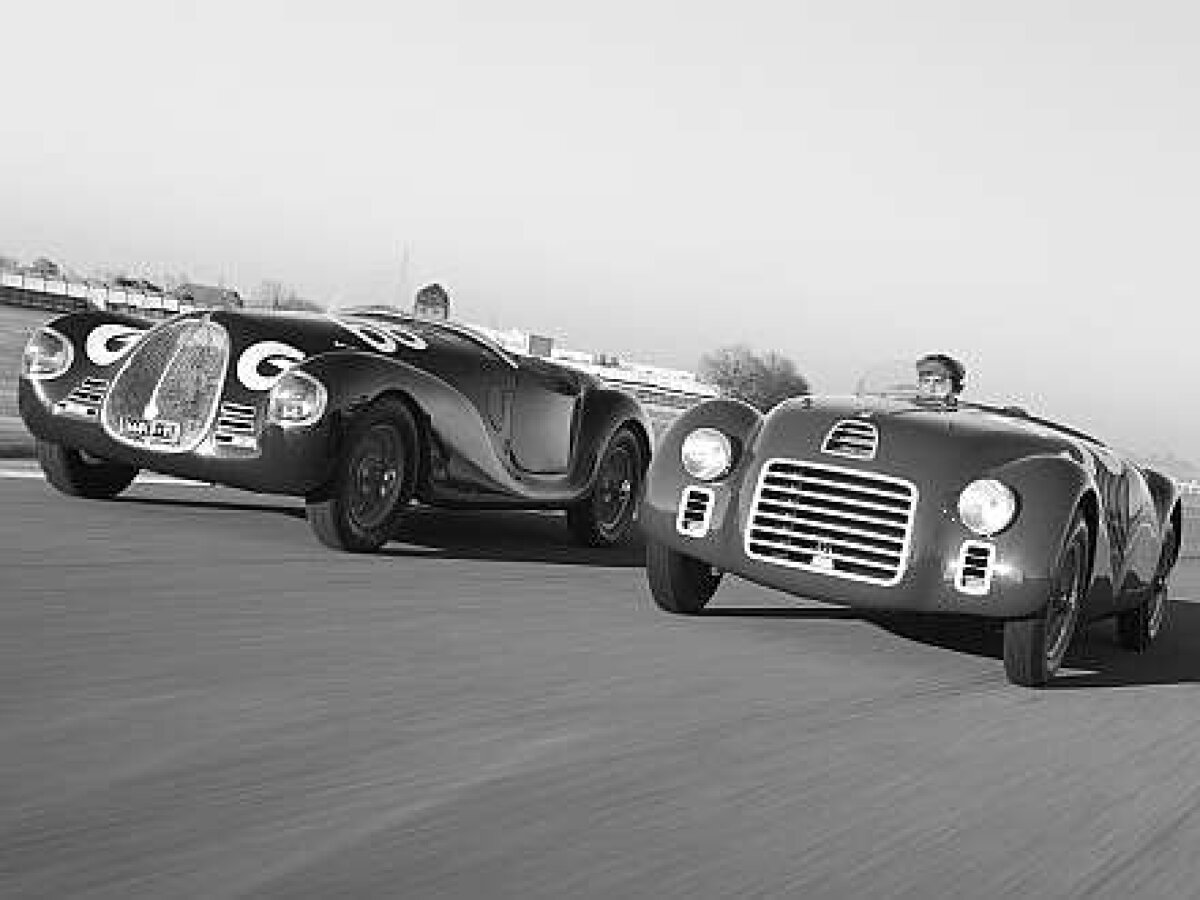 FOTO Alonso şi Massa au condus două modele Ferrari din anii '40