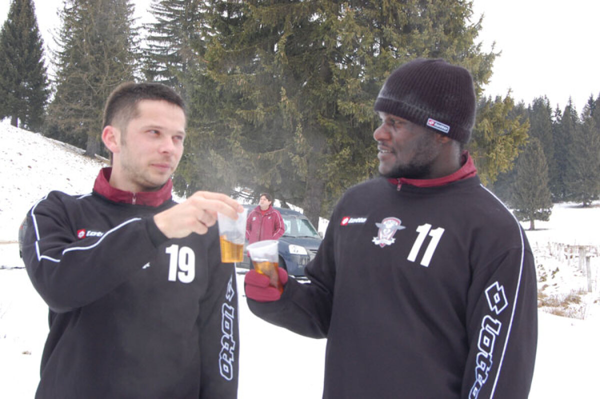 De ce e disperat Rapidul să-l ia pe Curelea » Străinii din atac: poeţi, spriţari sau rupţi!