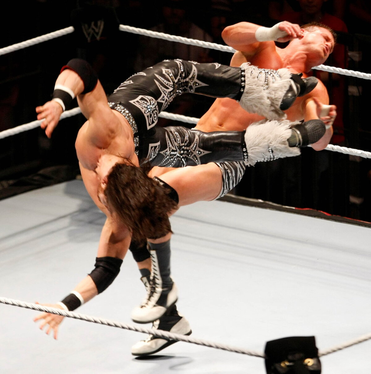 SUPERGALERIE FOTO Imaginile anului 2011: tehnică, viteză, contact