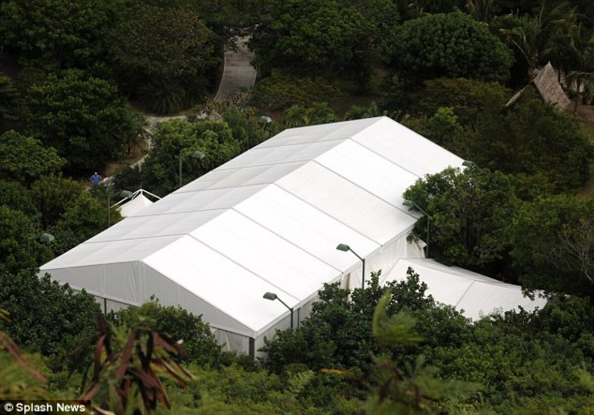 FOTO Abramovici îi fură pe Red Hot Chili Peppers înainte de concertul din România