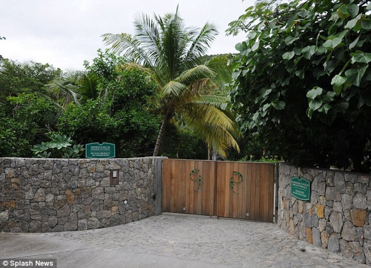 FOTO Abramovici îi fură pe Red Hot Chili Peppers înainte de concertul din România