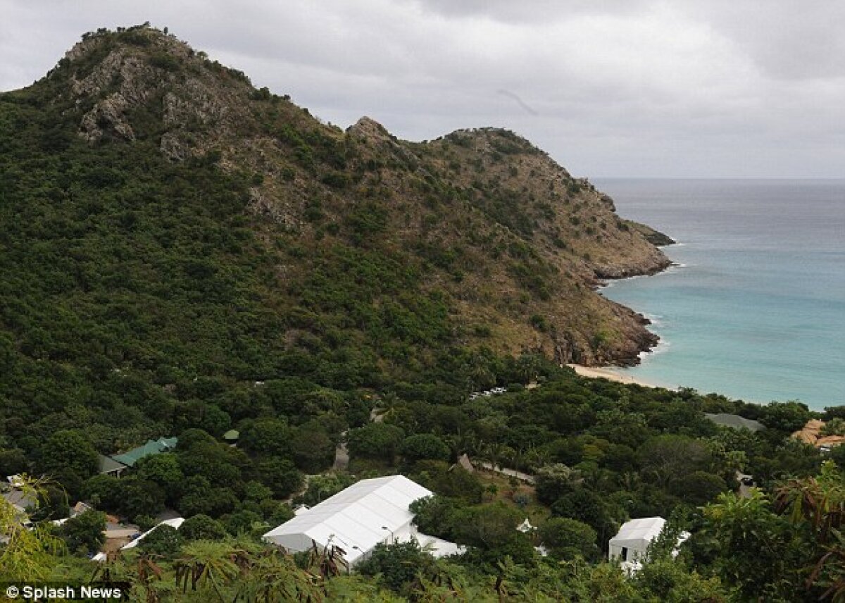 FOTO Abramovici îi fură pe Red Hot Chili Peppers înainte de concertul din România