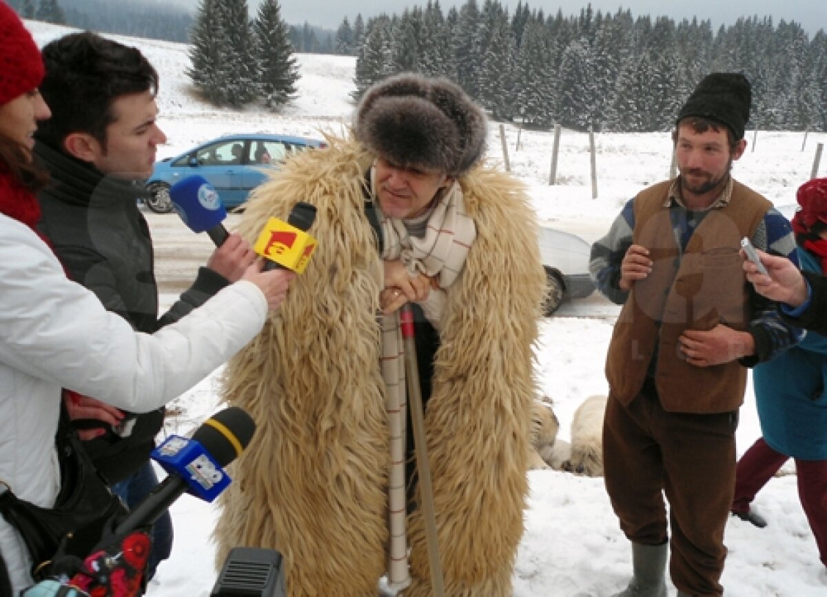 FOTO Exclusiv » Gigi Becali prezintă moda 2011/2012 ;)