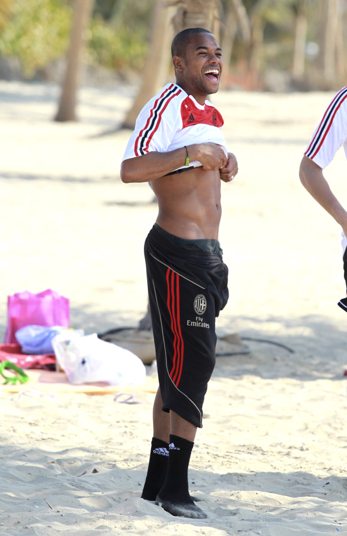 FOTO Milan, antrenament incendiar! Campionii Italiei s-au încălzit printre fete fierbinţi