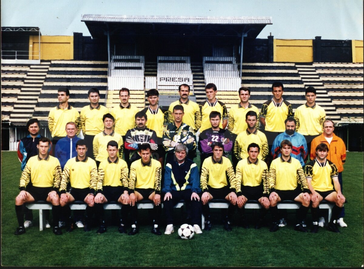 Ganea şochează din nou » Era să bată un preot la un priveghi :O