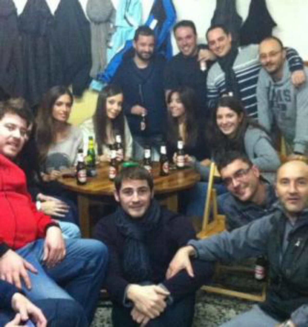 FOTO Mou e foc şi pară: "Sînt unii care folosesc vacanţa pentru a se distra şi se întorc schimbaţi" » Pozele care l-au enervat pe Jose