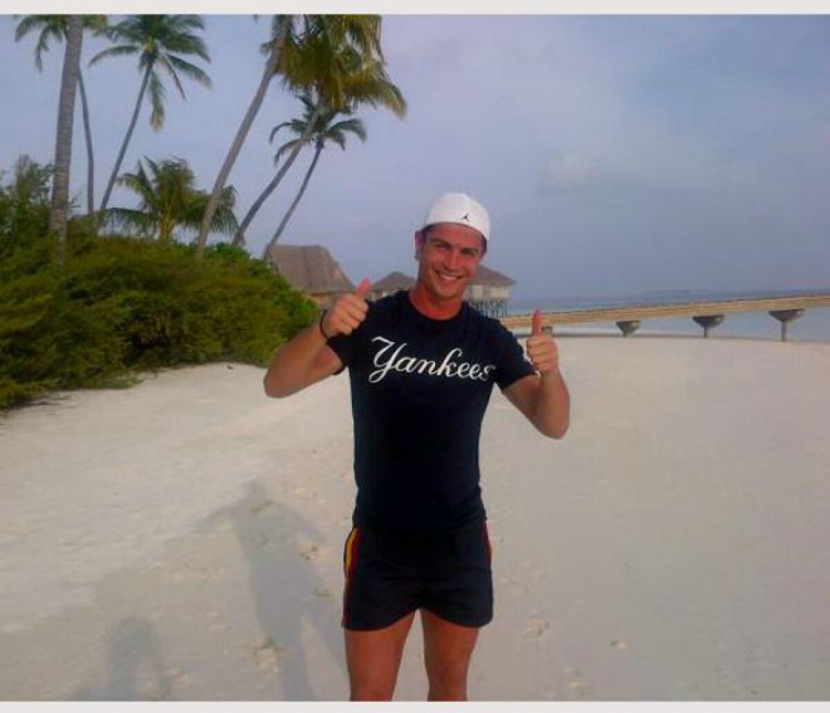 FOTO Mou e foc şi pară: "Sînt unii care folosesc vacanţa pentru a se distra şi se întorc schimbaţi" » Pozele care l-au enervat pe Jose