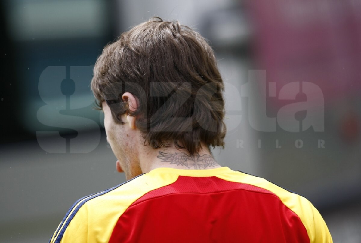 FOTO » Roş-albaştrii stau bine la tatuaje » Pîrvulescu are şi el o STEA desenată pe cot ;)