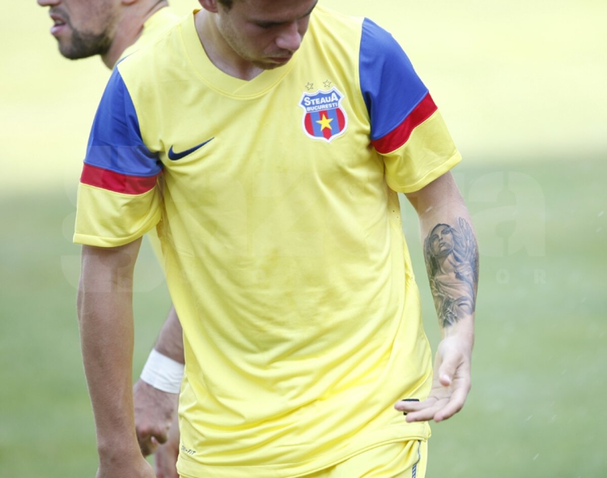 FOTO » Roş-albaştrii stau bine la tatuaje » Pîrvulescu are şi el o STEA desenată pe cot ;)