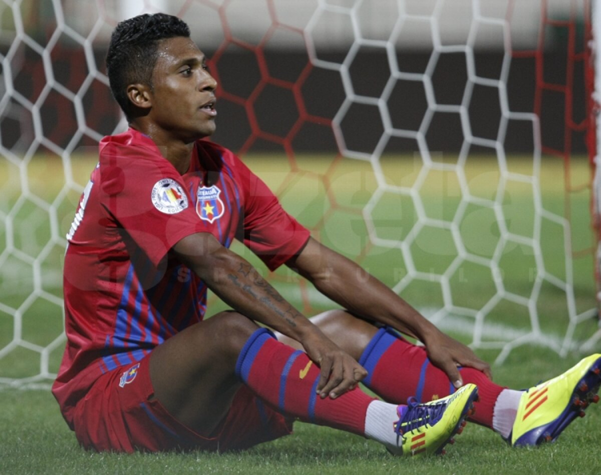 FOTO » Roş-albaştrii stau bine la tatuaje » Pîrvulescu are şi el o STEA desenată pe cot ;)