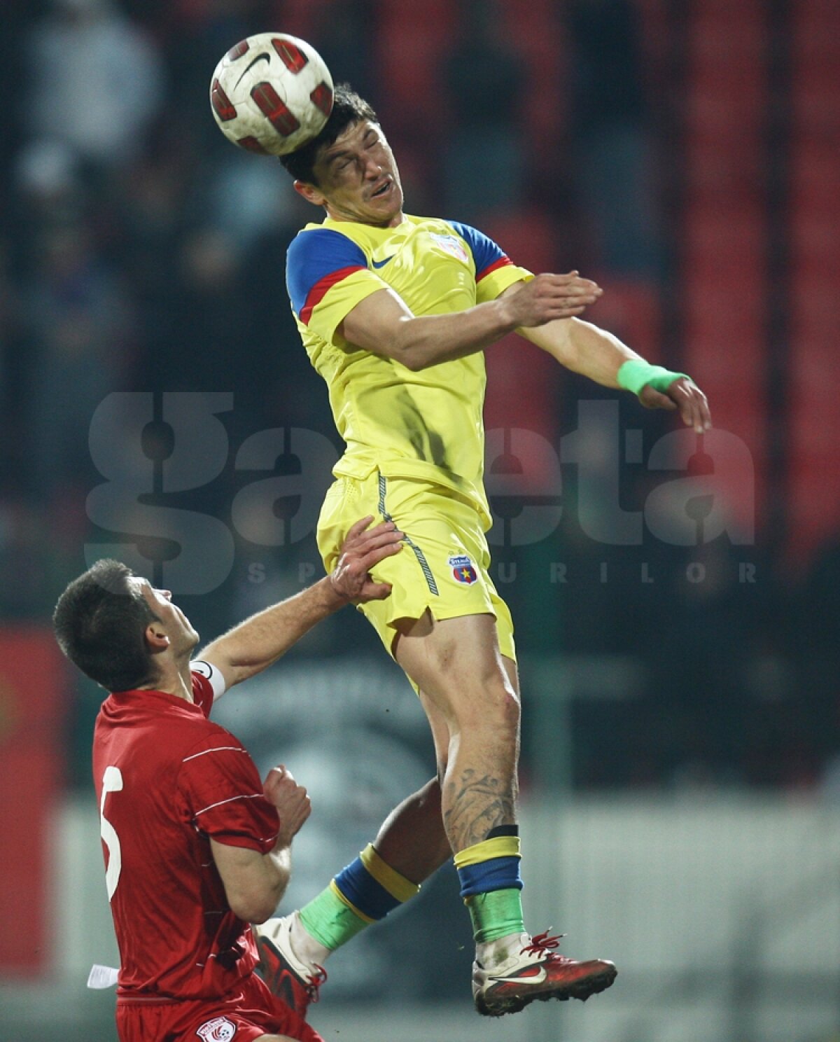 FOTO » Roş-albaştrii stau bine la tatuaje » Pîrvulescu are şi el o STEA desenată pe cot ;)